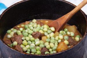 add peas to the seco de carne recipe