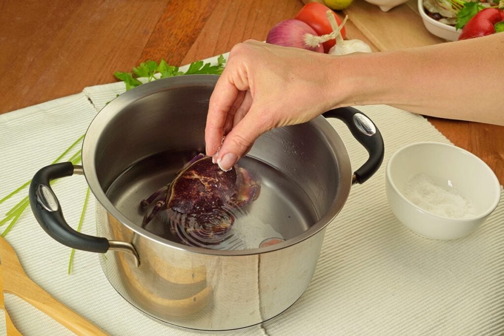 Step 1 Crab And Mussels In Pot