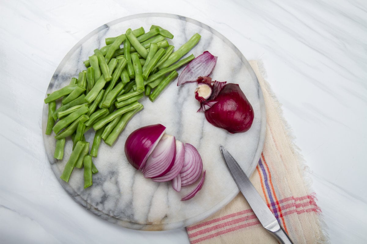 step 3 chop green beans and onions