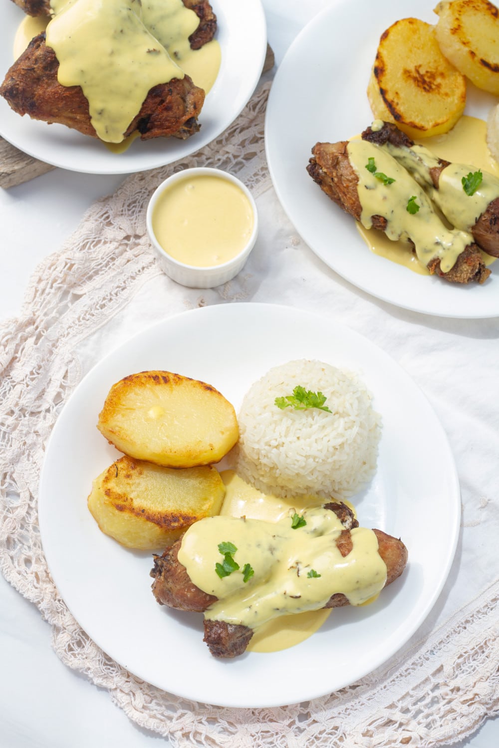 pollo a la mostaza plates