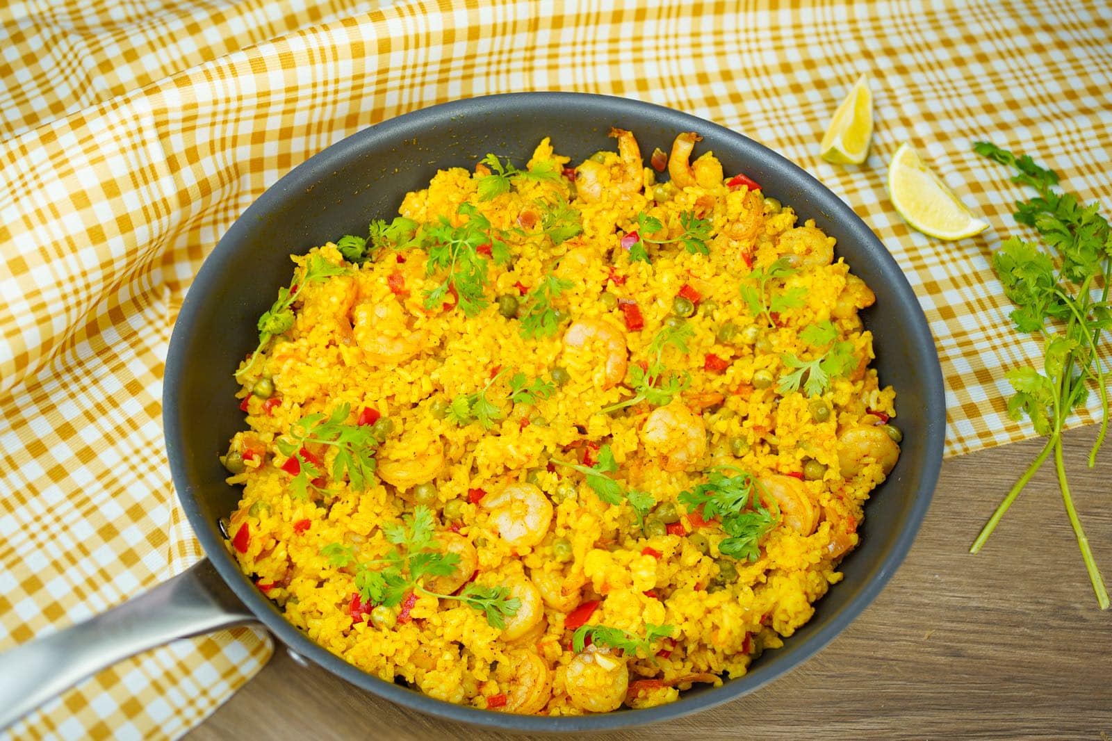 how to make arroz con camarones